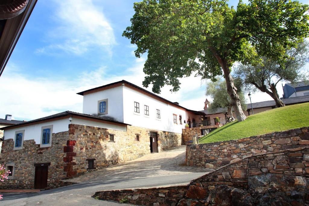 Hotel Monumento Pazo Do Castro O Barco de Valdeorras Exterior foto